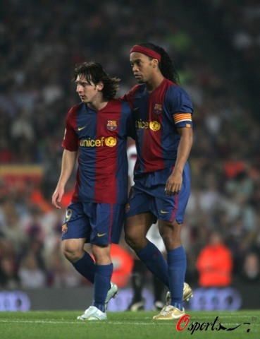 现代足球中 现代足球中